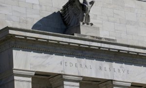 Detalle del edificio de la Reserva Federal, el banco cental de EEUU, en la Avenida Constitución de Washington.  REUTERS/Leah Millis