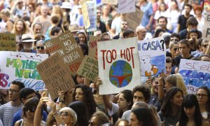 Varios estudiantes se manifiestan en Palma de Mallorca para exigir soluciones al calentamiento global. / Europa Press