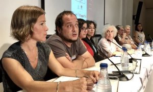 Taula de personalitats del món de la defensa dels Drets Humans en suport al president de l'OSPDH, Iñaki Rivera, denunciat per CCOO per assenyalar les tortues a les presons catalanes. Centre Irídia