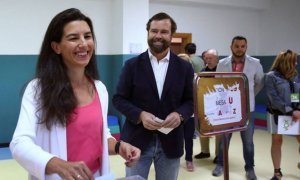 La portavoz de Vox en la Asamblea de Madrid, Rocío Monasterio, y su marido, su homólogo en el Congreso Iván Espinosa de los Monteros. EFE