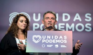 El candidato al congreso de Unidas Podemos, Enrique Santiago,comparece ante los medios en el Espacio Harley de Madrid. EFE / Luca Piergiovanni.