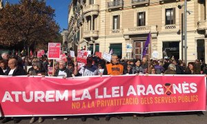 Pancarta de la manifestació contra la Llei Aragonès. EUROPA PRESS.