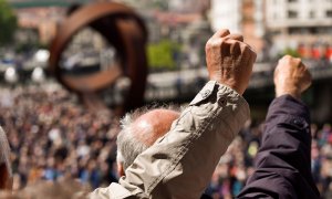 Imagen de archivo de una de las movilizaciones realizadas por los pensionistas vascos en Bilbao. MIGUEL TOÑA / EFE