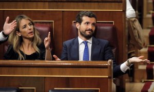 El líder del PP, Pablo Casado, y la portavoz, Cayetana Álvarez de Toledo, este martes en el Congreso EFE/Juan Carlos Hidalgo