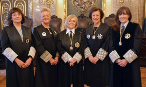 Las magistradas de la Sala de lo Social del Tribunal Supremo. De izda. a dcha. Lourdes Arastey, María Luisa Segoviano, Milagros Calvo (recién jubilada), Rosa Virolés y Luz García Paredes. Foto: CONFILEGAL.