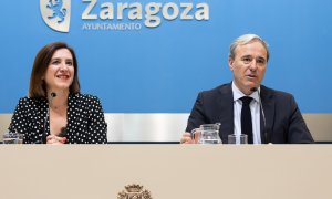 El alcalde Jorge Azcón (PP) y la vicealcaldesa Sara Fernández (C’s) están sacando adelante sus primeros presupuestos con el apoyo de Vox. AYUNTAMIENTO DE ZARAGOZA