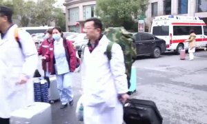 4.000 sanitarios chinos viajan a Wuham para reforzar la lucha contra el coronavirus