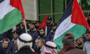 Palestinos protestan contra el ‘acuerdo del siglo’ en en Khan 29/01/2020- Yunis en el sur de la Franja de Gaza. / AFP - SAID KHATIB