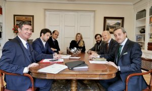 Marion Maréchal Le Pen junto a Kiko Méndez-Monasterio y Gabriel Ariza, colaboradores de Santiago Abascal.