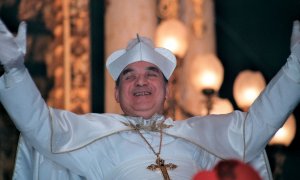 Ginés, el último Papa de El Palmar de Troya, en la serie | Movistar+