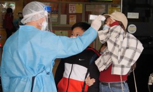 China sitúa el balance del coronavirus en 1.380 muertos