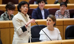 La ministra de Educación, Isabel Celaá, durante una sesión de control en el Senado. / EP