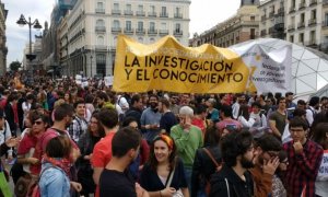 Imagen de la manifestación convocada por la FJI en abril de 2017 para luchar por una sociedad basada en la investigación y el conocimiento. / FJI