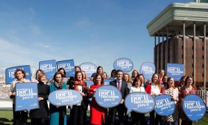 El líder del PP, Pablo Casado junto a mujeres con cargos de responsabilidad en el PP por motivo del 8-M el pasado año 2019. Zipi / EFE