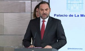 El ministro de Transporte José Luis Ábalos en rueda de prensa./ EFE