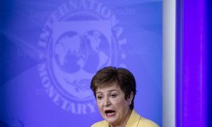 La directora gerente del FMI, Kristalina Georgieva, en una rueda de prensa en la sede la institución, en Washington, a comienzos de marzo, sobre el coronavirus. AFP/Samuel Corum