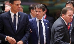 El presidente del Gobierno, Pedro Sánchez, y el primer ministro italiano Giuseppe Conte, en una imagen de archivo de una cumbre de la UE. EFE/Olivier Hoslet