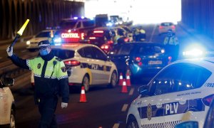 Un juez rechaza obligar al Gobierno a dar material de protección a la Policía y tacha al sindicato demandante de corporativista