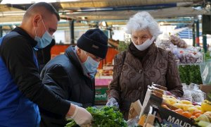 Imagen de un mercado de Venecia, Italia. EFE