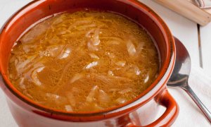 Pato confinado - Receta de sopa de cebolla a la francesa
