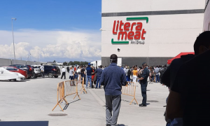 Se produjeron aglomeraciones en la entrada al matadero, incluso el día en que se efectuaron los test, hasta la intervención de la Guardia Civil