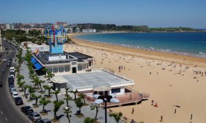 El CSIC elaborará el protocolo con las medidas para poder abrir playas y piscinas este verano