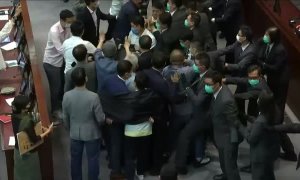 Expulsan a varios diputados opositores del parlamento de Hong Kong