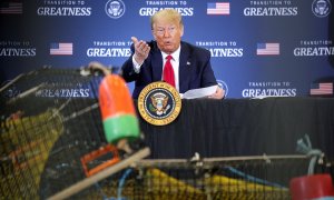 El presidente Donald Trump, habla durante una mesa redonda sobre la pesca comercial en Bangor, Maine. REUTERS / Tom Brenner