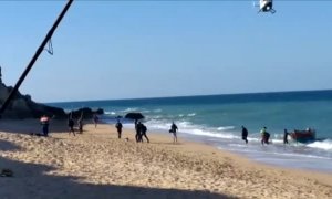 Una patera con 12 migrantes llega a las costas de Cádiz