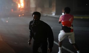 Imagen de las protestas en Atlanta por la brutalidad policial. REUTERS/Elijah Nouvelage