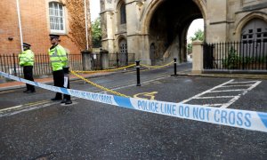 Escena del crimen en Reading, donde tres personas han muerto apuñaladas. REUTERS/Peter Nicholls