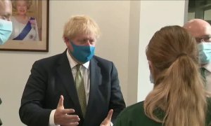 Boris Johnson recomienda usar las mascarillas en tiendas y espacios cerrados