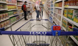 Trabajadoras de otras cuatro importantes cadenas de supermercados (Sainsbury, Tesco, Co-op y Morrison) han abierto demandas por la igualdad salarial. / REUTERS