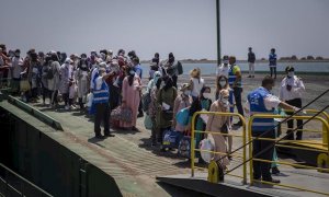 Temporeras marroquíes embarcan de vueta a su país / Mª José López / Europa Press