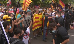 Protesta por la visita de los Reyes al monasterio de Poblet (Tarragona)