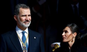 Rosas y Espinas - Felipe VI no está preparado para ser borbón