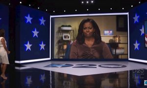 La ex primera dama de EEUU Michelle Obama interviene por videoconferencia en la primera jornada de la Convención Demócrata para proclamar a su candidato a las elecciones presidenciales en EEUU, Joe Biden, en Milwaukee (Wisconsin, EEUU). EFE/EPA/DEMOCRATIC