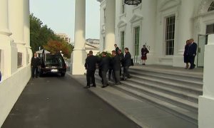 Trump celebra el funeral por su hermano Robert en la Casa Blanca