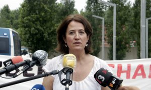 La presidenta de l'ANC, Elisenda Paluzie, atèn els mitjans davant el Palau de la Justícia de Girona el 30 de juny de 2020. Xavier Pi | ACN