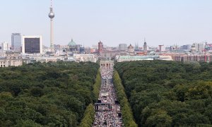 Vista aérea de la manifestación del primero de agosto en Berlín. /FABRIZIO BENSCH / REUTERS