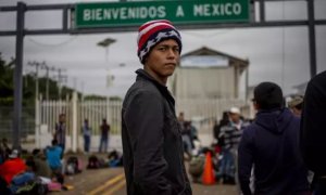 Un migrante, fotografiado en la frontera entre Guatemala y México en su camino hacia Estados Unidos. /Jair Cabrera Torres/dpa / Archivo