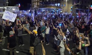 Miles de personas protestan en las calles de Israel contra Netanyahu