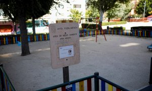 Vista de un parque cerrado en la localidad madrileña de Fuenlabrada, una de las áreas sanitaria afectada por las retricciones de movilidad. EFE/ David Fernández/Archivo