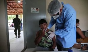 Las tribus indígenas de Brasil piden a Bolsonaro mayor cobertura sanitaria para combatir la pandemia