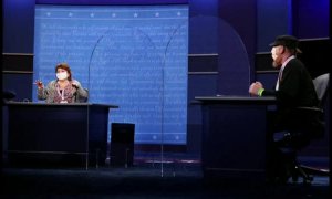 Kamala Harris y Mike Pence, separados por un cristal durante el debate