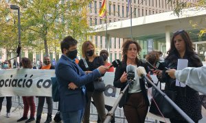 L'advocada del Col·lectiu Ronda Montse Serrano durant la roda de premsa. EMMA PONS