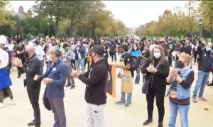 La hostelería toma la calle para protestar por el cierre de sus negocios en Cataluña