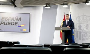 El presidente del Gobierno, Pedro Sánchez, da una rueda de prensa en el Palacio de La Moncloa, en Madrid, este viernes. EFE/José María Cuadrado