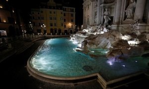 La fontana di Trevi, desierta por el coronavirus. REUTERS.