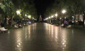 La Rambla Nova de Tarragona, buida poc després de les deu de la nit, moment en que ha entrat en vigor el toc de queda. Eloi Tost | ACN